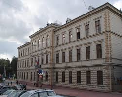 Este stema care a ridicat suceava spre a fi cunoscută ca centru educativ în toată românia și pe cele 3 continente în care olimpicii noștri au acumulat medalii, mențiuni și participări la olimpiadele internaționale și al căror număr nu este egalat. Colegiul NaÅ£ional Stefan Cel Mare Din Suceava In SÄrbÄtoare Viva Fm