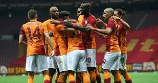 Galatasaray taraftarları maç boyunca takımlarına büyük destek verdi. Galatasaray Play Off Ta Galatasaray 2 0 Hajduk Split Mac Sonucu Son Dakika Spor Haberleri