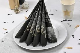 Comment faire une table de bureau avec une porte. Tuto Pliage De Serviette Pour Le Reveillon De L An Mesa Bella Blog