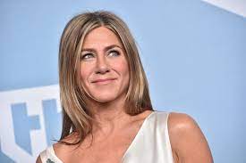Jennifer aniston remembers male actor who had an 'attitude' on friends set: Jennifer Aniston Reveals She S Ended Friendships Over The Vaccine