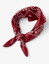 Commencez par plier votre foulard : Foulard Bandana Tuto Language Fr Tuto Pour Realiser Un Foulard Bandeau De Petite Fille