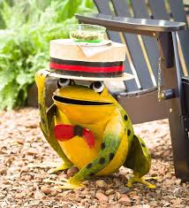 Metal Frog With Hat Side Table In 2020 Metal Side Table Metal Garden Benches Metal Furniture