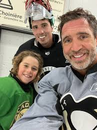 Flower time for Max Talbot. 😌🌸 (📸 Twitter/Max25talbot)