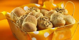 Brioches Et Petits Pains Petits Pains Legers Et Moelleux Recipe In 2020 Rolls Tasty Bread Recipe Oatmeal Casserole