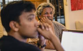 Aware| Women's Action