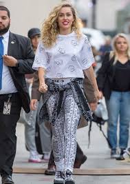 Résultat de recherche d'images pour "miley cyrus new"