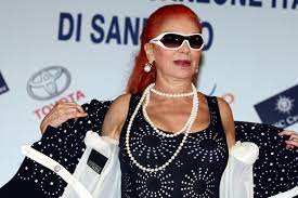 Milva oggi, compatibilmente con i quasi 82 anni di età, sta bene e vive serenamente insieme alla figlia martina e alla sua milva è una delle voci italiane maggiormente conosciute all'estero, soprattutto in. Lb54x5mz50itim