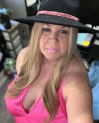 The country artist apologized to the fans and said she would be checking  herself into rehab