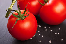 Cand a venit timpul recoltarii, se ia un cutit ascutit si se taie tulpinile la nivelul solului. Curiozitati Despre Rosii Depozitul De Legume