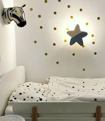 houten wandlamp ster verslingerd aan hout kinderkamer verlichting babykamer lamp lampen kinderkamer