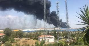 Antalya organize sanayi bölgesi'nde faaliyet gösteren bir köpük fabrikasında yangın çıktı.antalya organize sanayi bölgesi 3. Son Dakika Antalya Da Buyuk Yangin Goz Gozu Gormuyor Son Dakika Haberleri