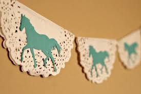 I got all the paper goods, pinata and favor boxes from birthday express (look them up on. 15 Decor And Food Ideas For A Horse Themed Party Jewelpie