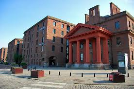 Mike spricht sehr gut deutsch, aber im laufe des spazierganges sind wir alle ins englische verfallen, was uns ebenfalls sicher für die restliche zeit gemacht hat. 14 Top Rated Tourist Attractions In Liverpool Planetware