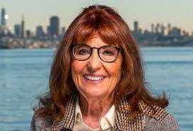 Teri Lang's Instagram, Twitter & Facebook