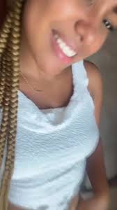 me gusta el cafe☕por la mañana y la leche por la noche🤭🤤