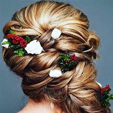 Hair of this type is very appealing if properly handled. Top 20 Christmas Hairstyles Most Creative Christmas Hairstyles