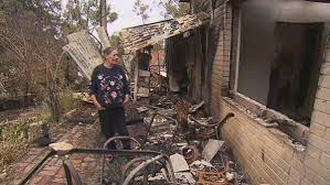 As well as being a fire and rescue brigade, cherry gardens cfs incorporates air and bomber support through cherry gardens airstrip, which helps service the mount lofty ranges. Adelaide Hills Bushfire Cherry Gardens Fire Updated To Contained