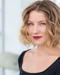 Happy Earth-day my loves! Hug a tree, climb a tree (and recite  Shakespeare), love a tree, be a tree 🌳