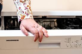 În scurt timp însă, agresorii, 5 „sperăm ca expertiza repetată să stabilească exact cauzele decesului, după ce tânărul a fost lovit de nenumărate ori cu bâta de lemn și să fie recalificată. Reguli Pentru MurÄturi Perfecte In SaramurÄ Sau In OÈet Laura LaurenÈiu