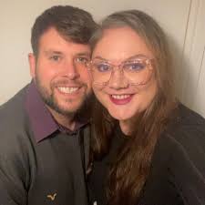 Can anyone recommend a good cake maker please?