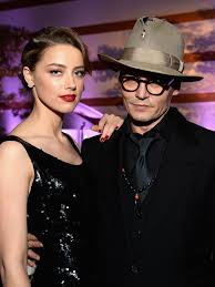 Hello everyone, today's video is extremely different from the content that i'm used to post on my channel, but i felt it was time to do something regarding. Amber Heard Hochzeit Mit Johnny War Ihr Einsamster Tag Promiflash De