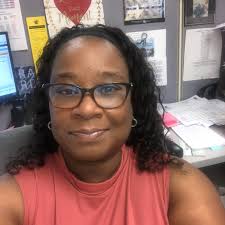 Who Tf Putting Bleach In They Dish Water😕