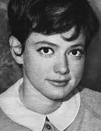 In 1962 she participated in, and won, the first festival degli sconosciuti (festival of the unknown), a song competition for amateur artists. Rita Pavone Fotos 9 Von 42 Last Fm