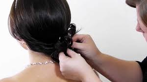 Wer eine vorliebe für offenes haar hat, wird von einer natürlich hochgesteckten frisur begeistert sein. Steffis Brautfrisuren Zum Selber Machen Easy Schnell Youtube
