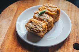 Bakso or baso is an indonesian meatball, or a meat paste made from beef surimi. 10 Rekomendasi Olahan Tahu Bakso Dengan Berbagai Isian Yang Menggugah Selera Cobain Yuk