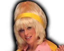 Dames Patsy lange blonde pruik uit de jaren 60