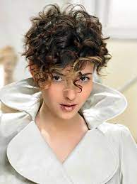 26 Hairstyles For Really Curly Hair Elle Hairstyles Curly Hair Styles Short Hair Styles Thick Curly Hair
