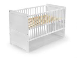 The colours and patterns of this bed border are perfectly matched. Kinderbett Nils Weiss 140x70 Umbaubar
