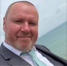 Born '68, grew up in east London Photo taken in around '75 57 next week 😩  Happy childhood with plenty of love 🥰