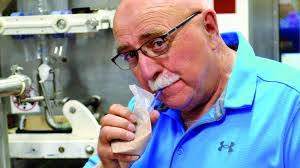 Ellie Pinto's Instagram, Twitter & Facebook