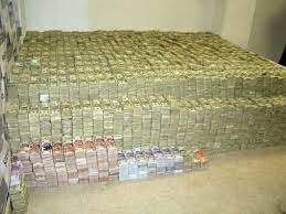 An epic narco drama unfolds in a new york courtroom. Pics This Pile Of Cash Worth 22bn Was Found Inside The Insane Home Of A Mexican Drug Lord Joe Is The Voice Of Irish People At Home And Abroad