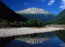 It is a popular summit to climb at 1,883 meters which stands proud from its. Gaustatoppen Norway Travel Beautiful Norway Norway