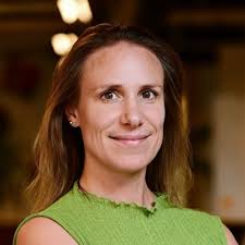 Reflecteer je met ons mee? 🤔 Wie mij een beetje kent weet dat ik van  reflecteren hou. Af en toe een moment nemen om te koesteren wat er is,  bewust te kijken