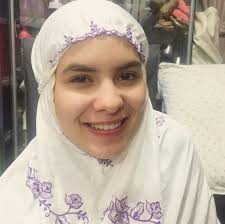 Ya, steffi zamora mengawali karier sebagai personel girlband cilik pada 2012 silam. Biodata Steffi Zamora Lengkap Artis Cantik Personil Elovii