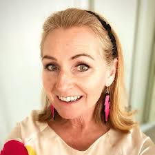 June Lloyd (@junelloydartist) • Instagram photos and videos