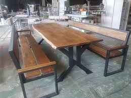 ZOKEN - Nikad dovoljno mjesta za stolom. Zato smo napravili stol i klupe  3metra duzine 👌 Mondo mobili zasluzan za drvo. Metal drvo kombinacija |  Facebook