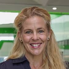 Pamela Laird's Instagram, Twitter & Facebook