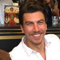 Santiago Arroyave's Instagram, Twitter & Facebook