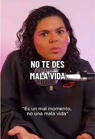 Mi reine no te compares que todo camino es diferente ❤️‍🩹 vas bien 👀 #fyp  #foryou #foryoupage #clipsdepodcast #podcast #parejadetiktok  #parejasdetiktok