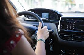 Différentes aides de financement au permis. Rostrenen Une Aide De 650 Pour Passer Son Permis De Conduire Pontivy Maville Com