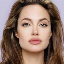 ضع صورتك على قميص مع أنجلينا جولي. Ù„Ù† ØªØµØ¯Ù‚ Ù…Ø§ Ù‡Ùˆ Ø¹Ù…Ø± Ù‡Ø°Ø© Ø§Ù„ÙÙ†Ø§Ù†Ø© Ø§Ù„Ø¹Ø§Ù„Ù…ÙŠØ© Ø¹Ù…Ø± Ø§Ù†Ø¬Ù„ÙŠÙ†Ø§ Ø¬ÙˆÙ„ÙŠ Ø§Ù„Ù…Ù†Ø§Ù…
