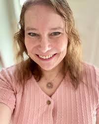 Robin Bement's Instagram, Twitter & Facebook