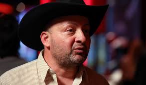 Kóstolást is vállalt, mi több, még a szemetét is levitte. Velvet Gumicukor Gaspar Zsolt Arrol Nyilatkozott Hogy 1995 Ben Halalra Gazolt Egy Bacsit Balazs Andi A Legdurvabb Kommenteket Idezte