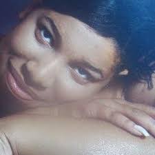 Naomi Covington's Instagram, Twitter & Facebook