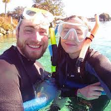 Wayne Bade's Instagram, Twitter & Facebook