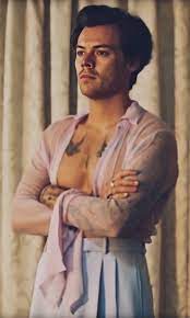 Harry Styles Tumblr Greekstatue Harry Styles Tumblr In 2020 Harry Styles Baby Harry Styles Mode Harry Styles Fotos